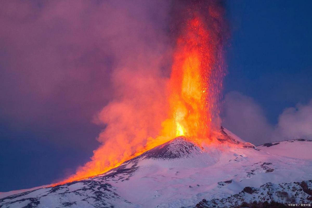 火山喷发时游客急逃,火山喷发急救