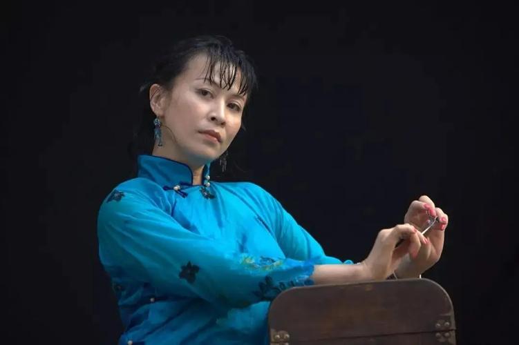 县长全家腐败,县长全家被杀电视剧叫什么名字